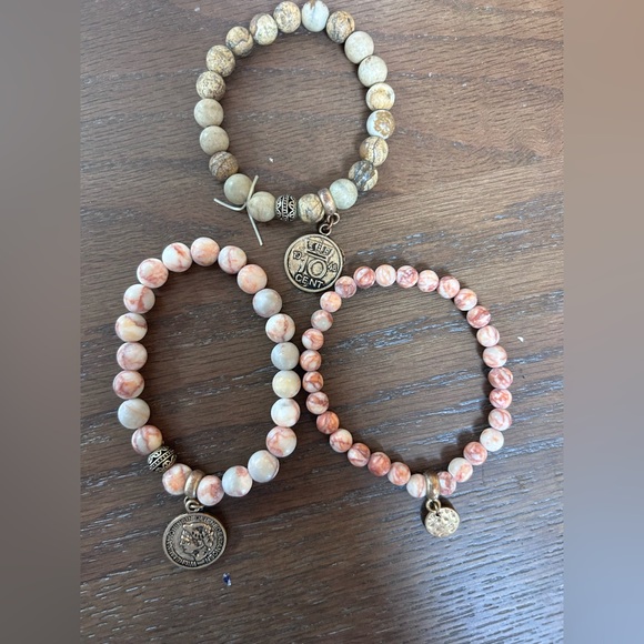 Vintage inspired bracelets - Picture 1 of 3